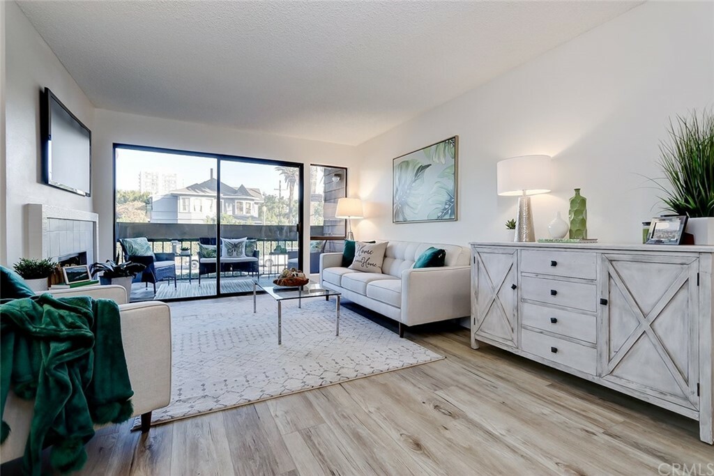Property Photo:  403 W 7th Street 109  CA 90813 