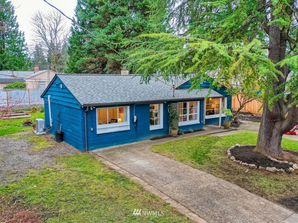 Property Photo: 136 N 181st Street WA 98133