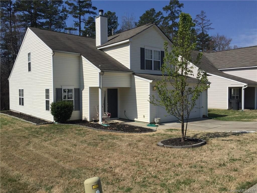 Property Photo:  7807 Montbrook Drive  NC 28214 