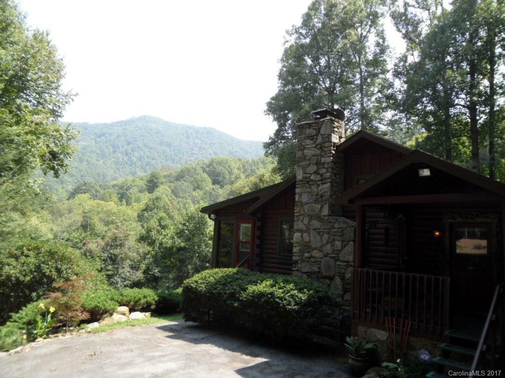 Property Photo: 374 Woodmore Drive NC 28785