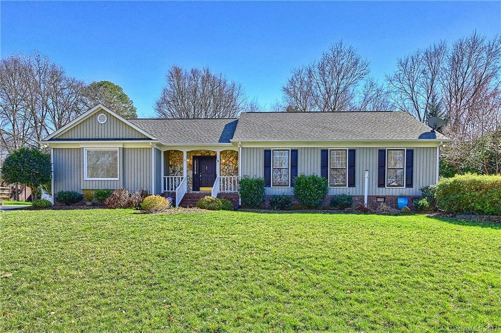 Property Photo: 2013 Lynbridge Drive NC 28270