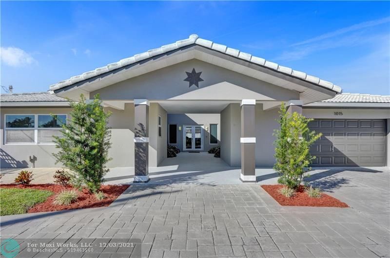 Property Photo:  1015 SE 14th Ave  FL 33441 