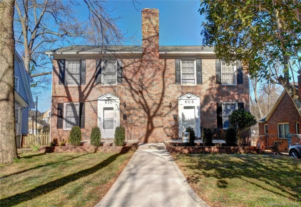 Property Photo: 608 Woodruff Place NC 28208
