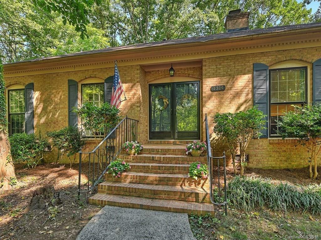Property Photo: 1314 McLaughlin Drive NC 28212