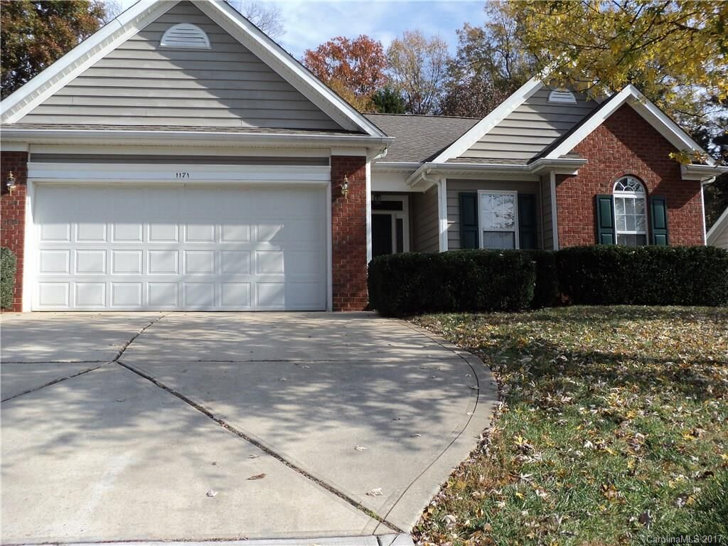 Property Photo: 1171 Tufton Place NC 28027