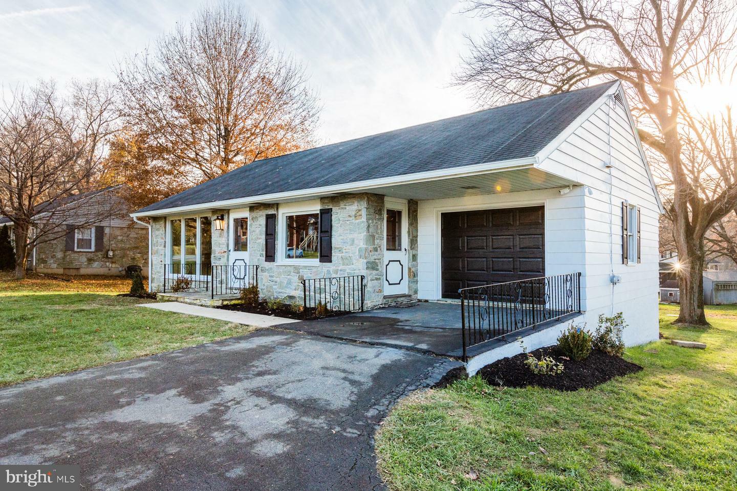 Property Photo: 1224 Lampeter Road PA 17602