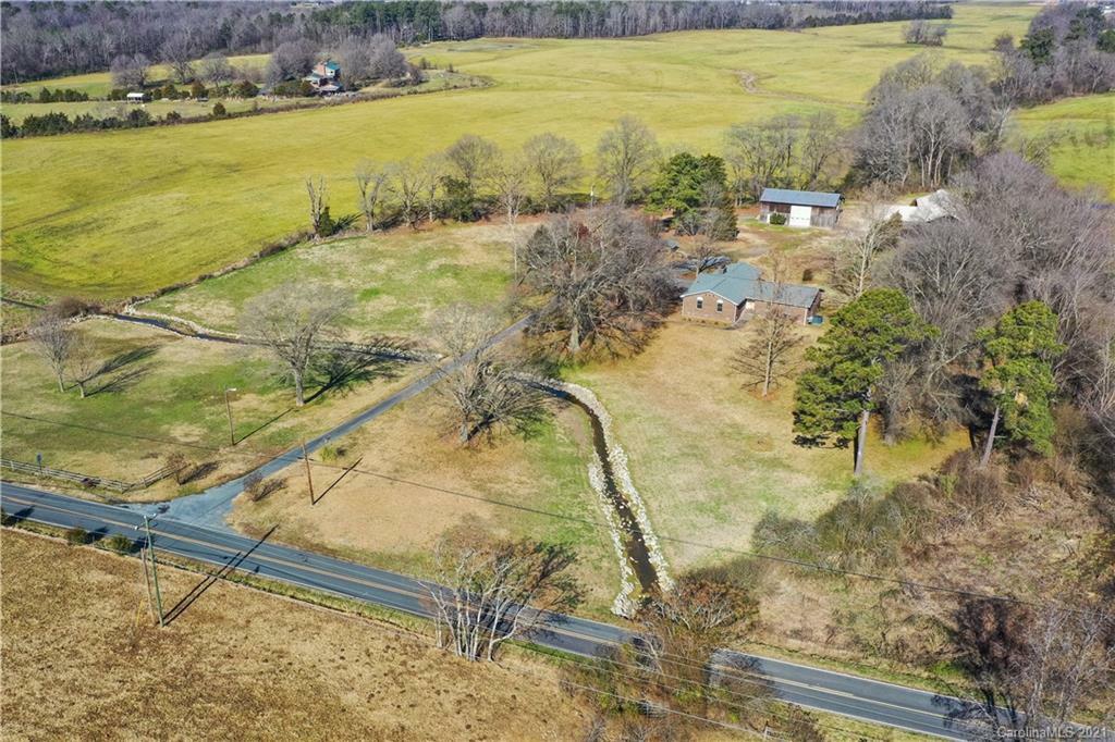 Property Photo:  1513 Old Peachland Road  NC 28103 