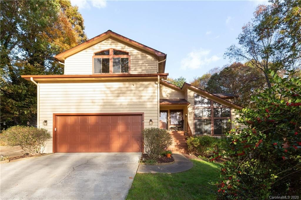 Property Photo: 13446 Portside Court NC 28278