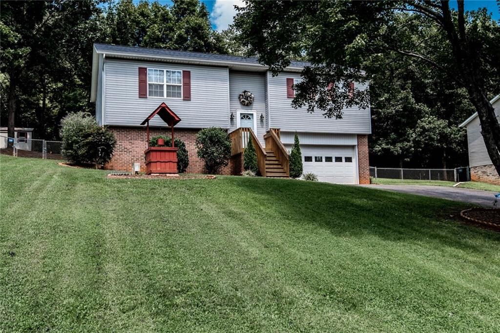 Property Photo:  3435 23rd Street  NC 28601 