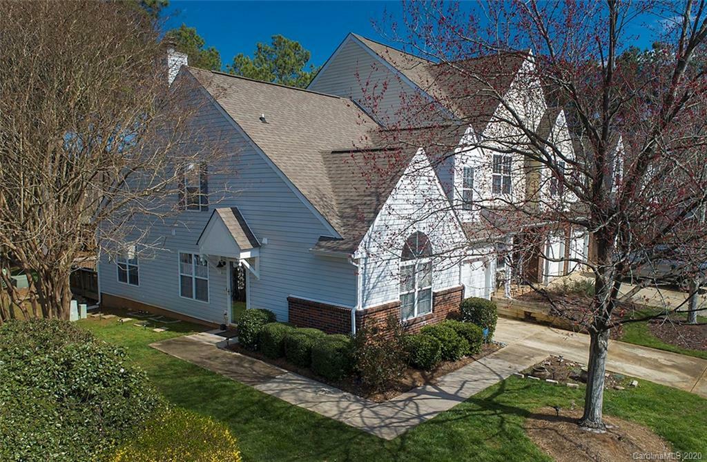 Property Photo: 8209 Churchton Place NC 28277