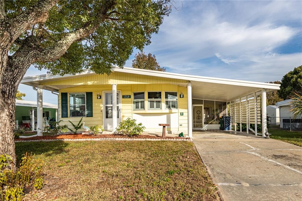 Property Photo: 1318 Apache Circle FL 32778