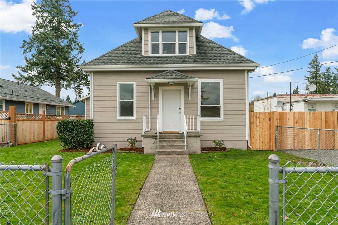 Property Photo:  3210 S Madison Street  WA 98409 