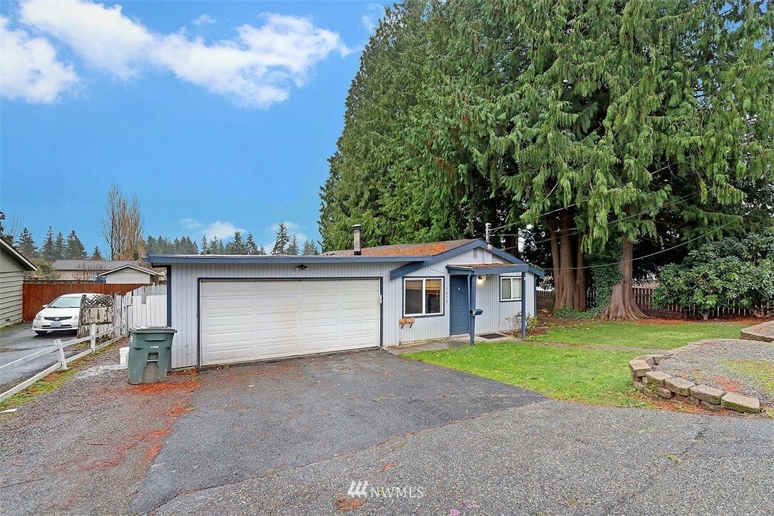 Property Photo:  7523 Upper Ridge Road  WA 98203 