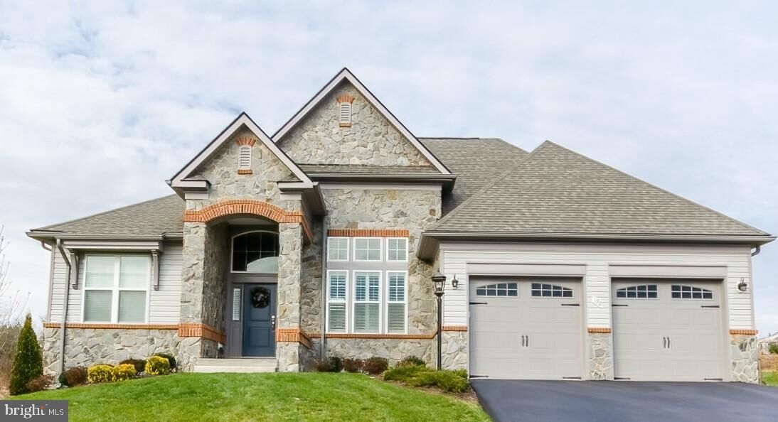 Property Photo:  190 Potomac Crossing Street  WV 25414 