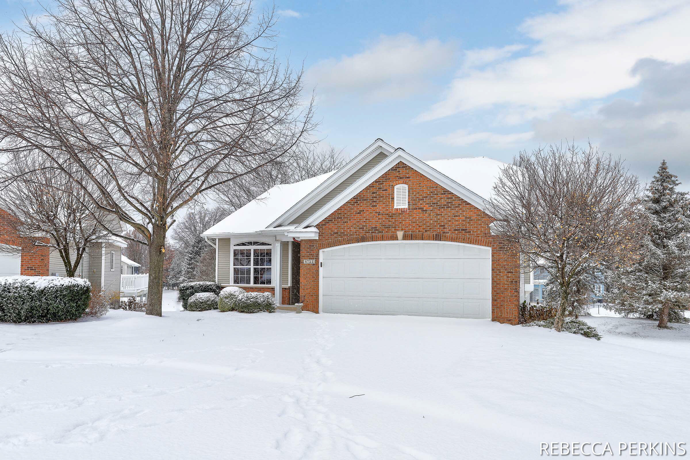 Property Photo:  4752 Hedgestone Court  MI 49423 