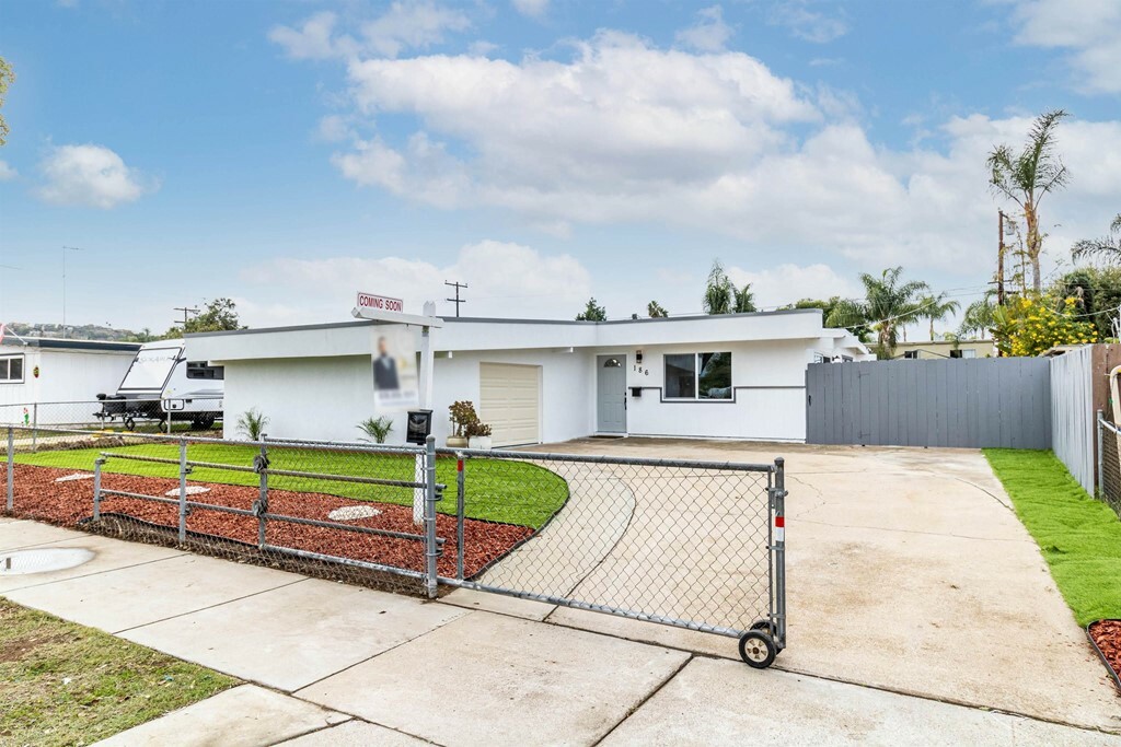 Property Photo:  186 S Ivory Ave  CA 92019 