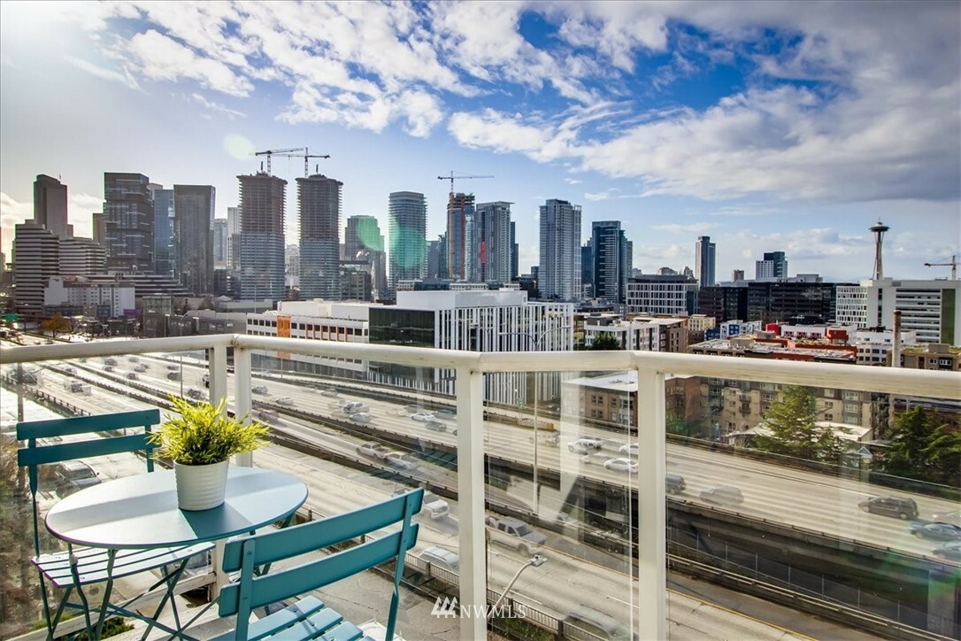 Property Photo:  311 E Republican Street 401  WA 98102 