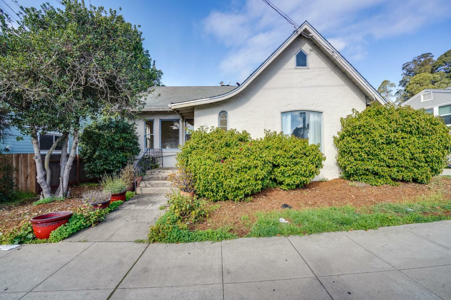 Property Photo:  519 Broadway  CA 95060 