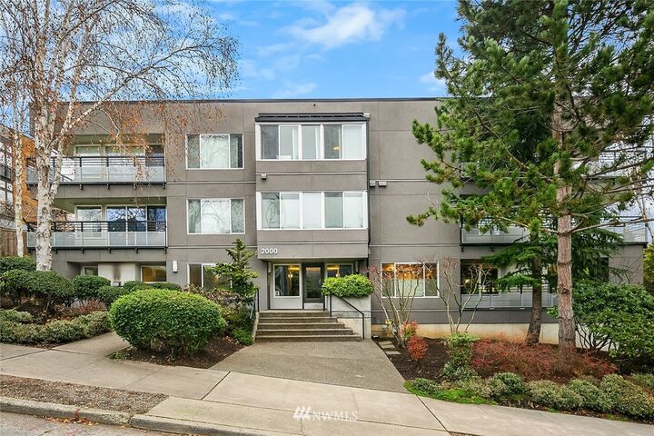 2000 W Barrett 107  Seattle WA 98199 photo
