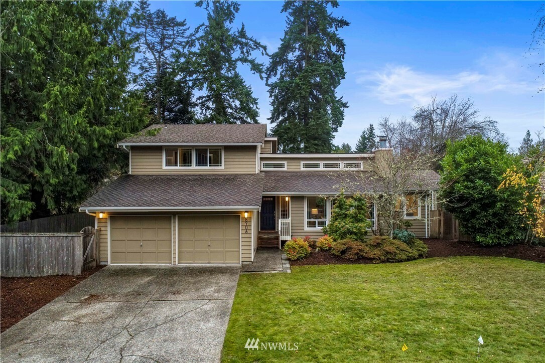 Property Photo:  8706 191st Place SW  WA 98026 