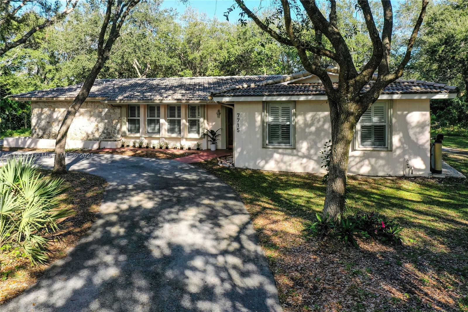 7715 SW 122nd St  Pinecrest FL 33156 photo