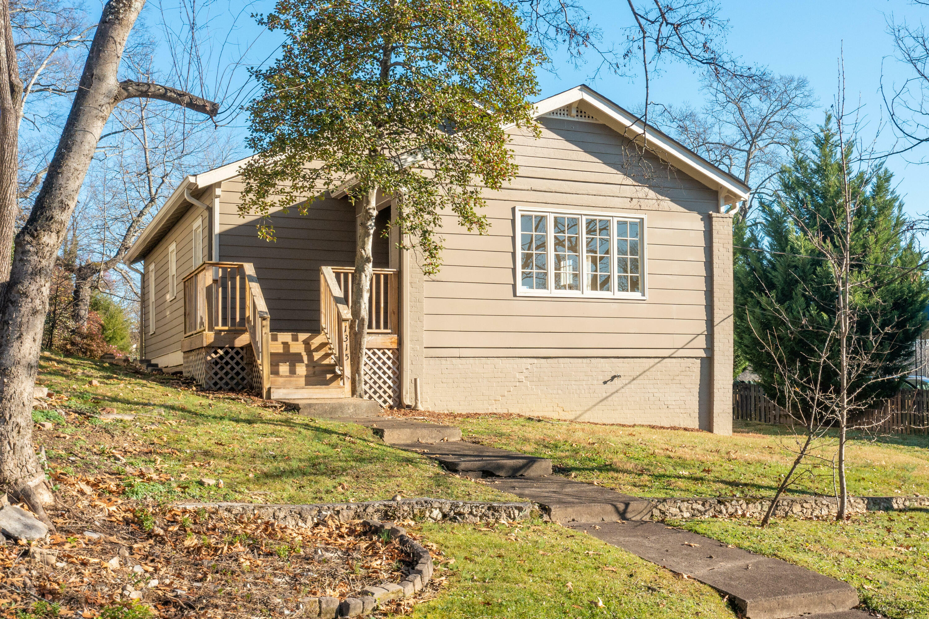 Property Photo:  1315 Dugdale St  TN 37405 