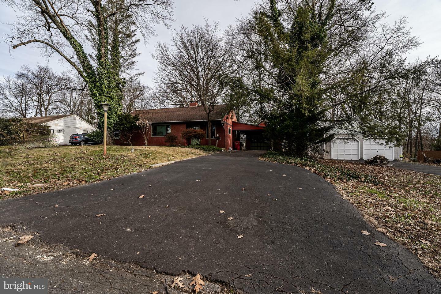 Property Photo: 1042 Thrush Lane PA 19403