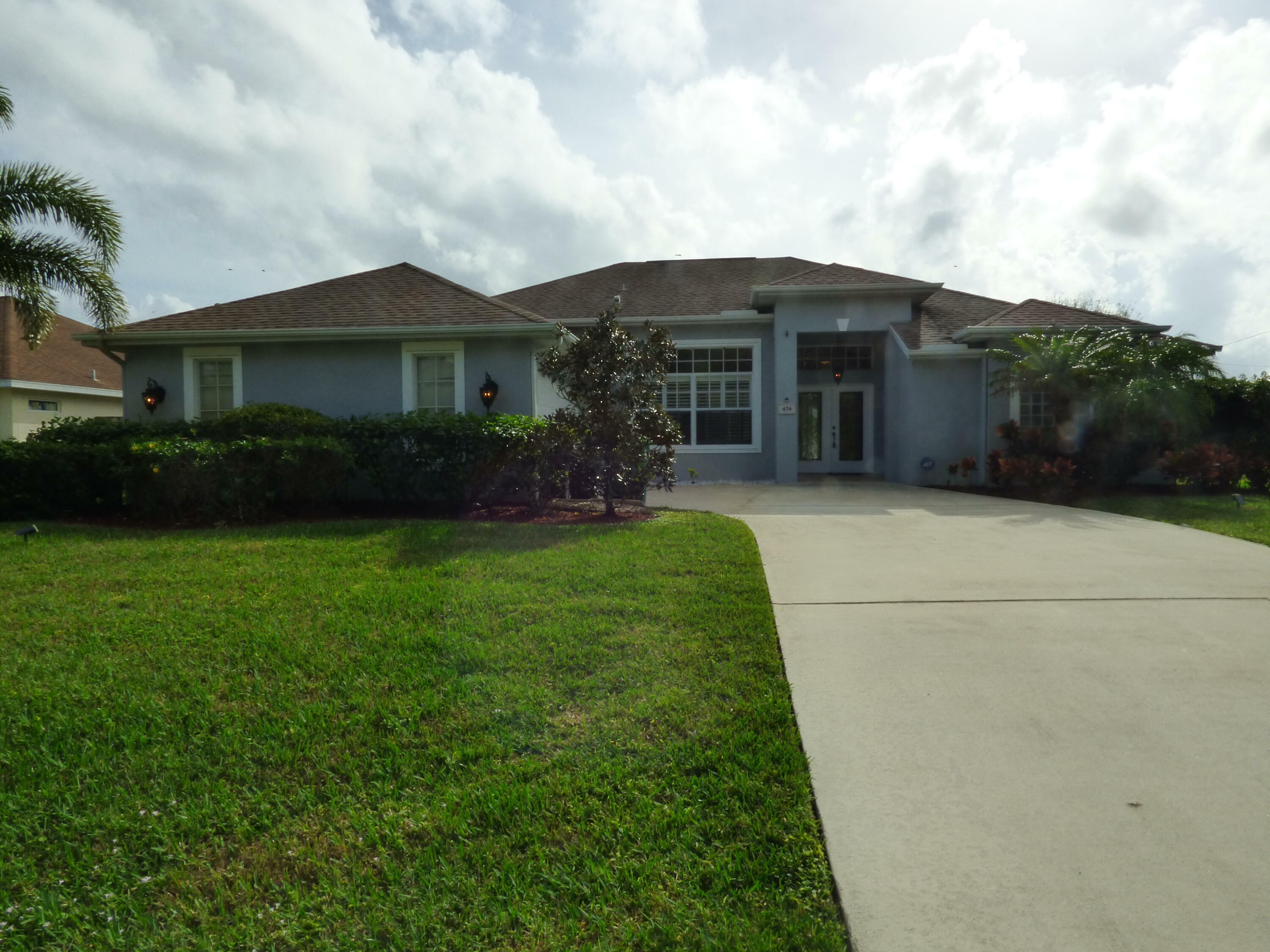 Property Photo:  474 SW Carter Avenue  FL 34983 