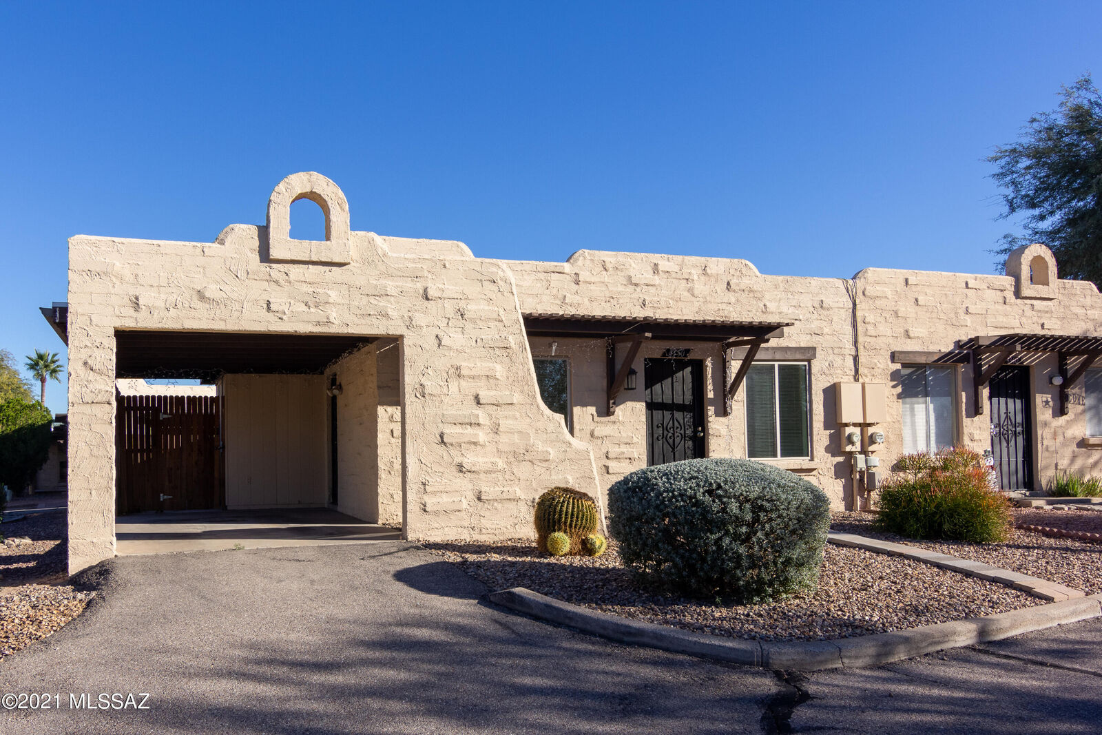 Property Photo:  4350 N Hansa Place  AZ 85705 