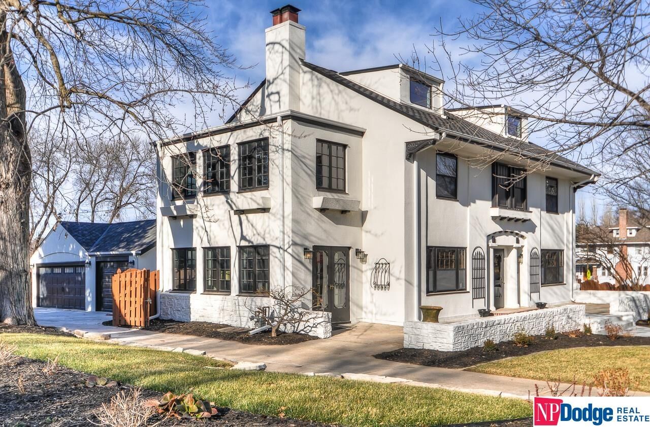 Property Photo:  106 S 55  NE 68132 