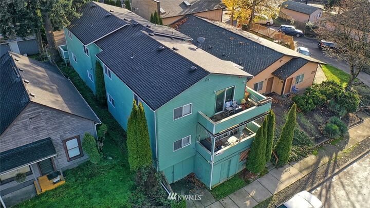 Property Photo: 2715 Harrison Avenue WA 98201
