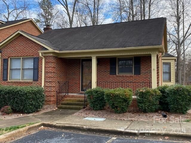 Property Photo:  8420 Coulwood Oak Lane  NC 28214 