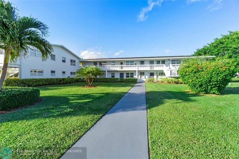 Property Photo:  309 Newport T 309  FL 33442 