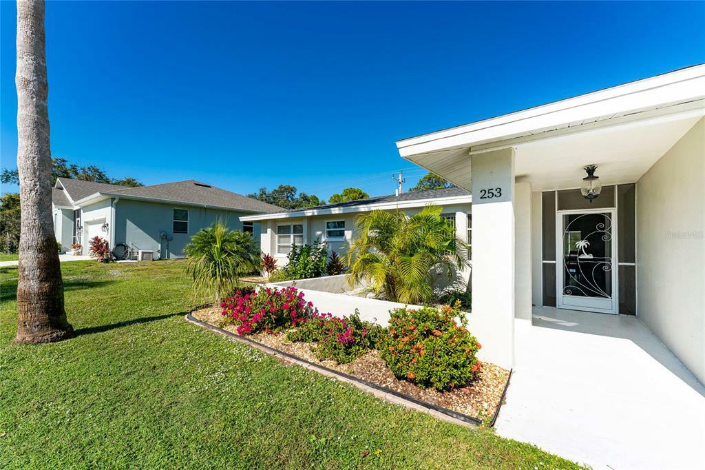 Property Photo:  253 Annapolis Lane  FL 33947 