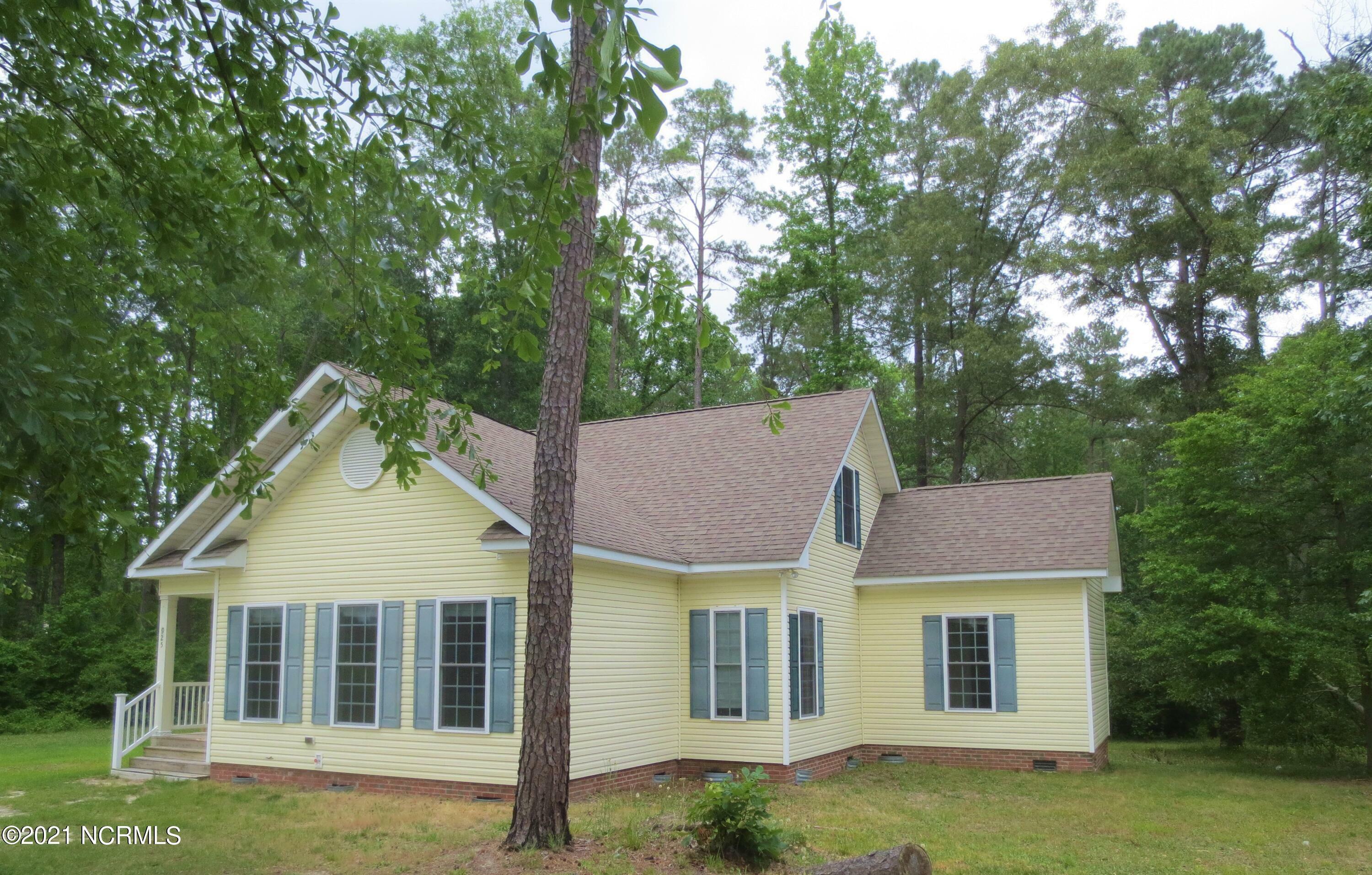 Property Photo:  925 Cranes Creek Road  NC 28326 