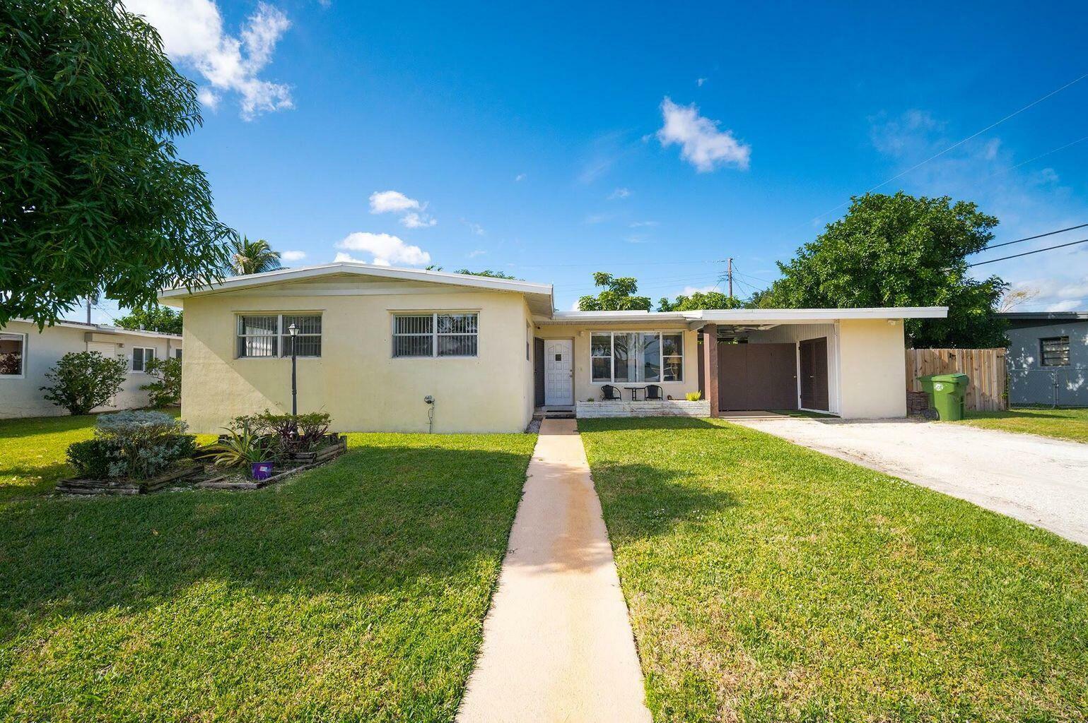 Property Photo:  465 Fontana Drive  FL 33461 