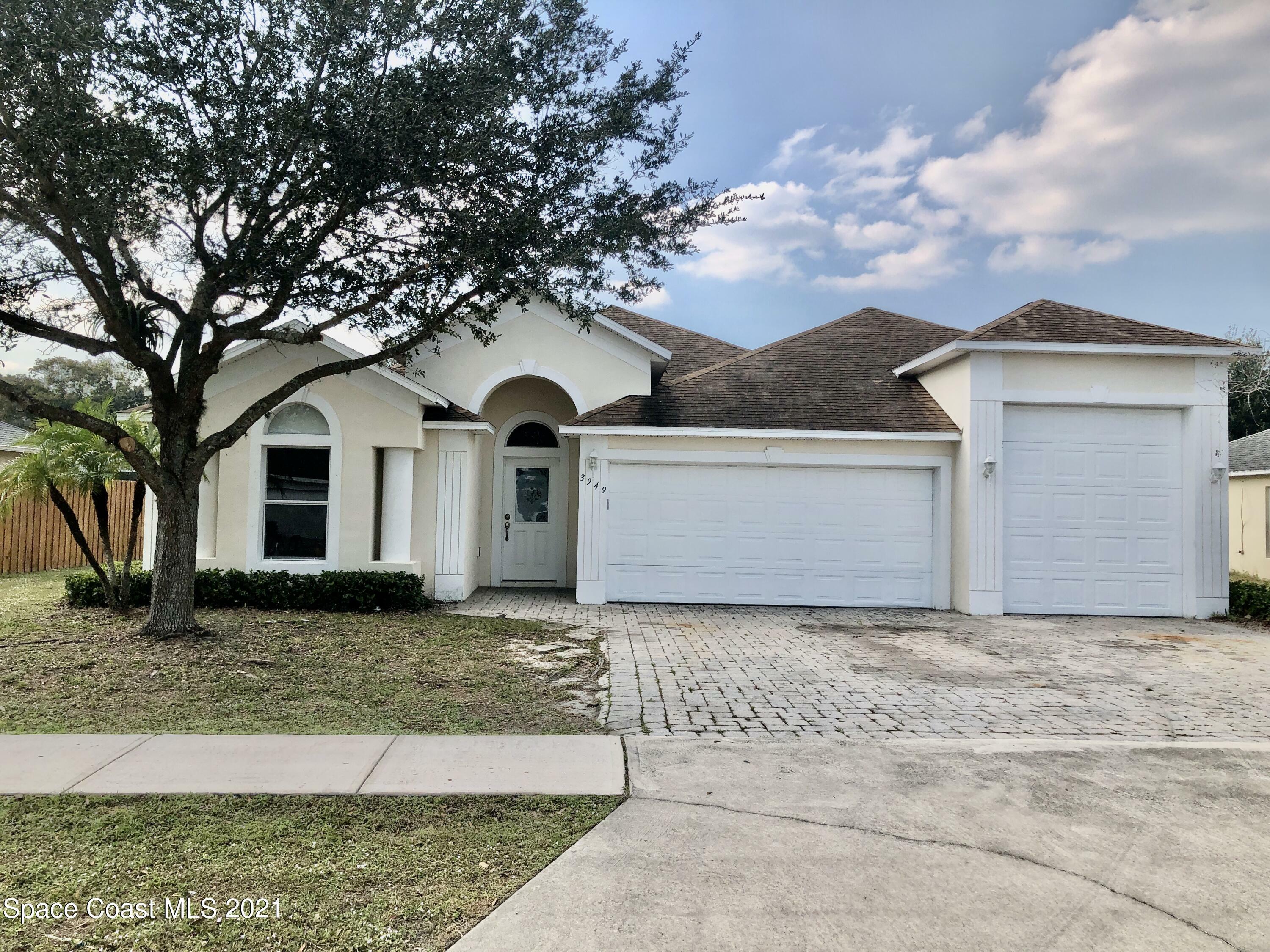 Property Photo:  3949 Rolling Hill Drive  FL 32796 