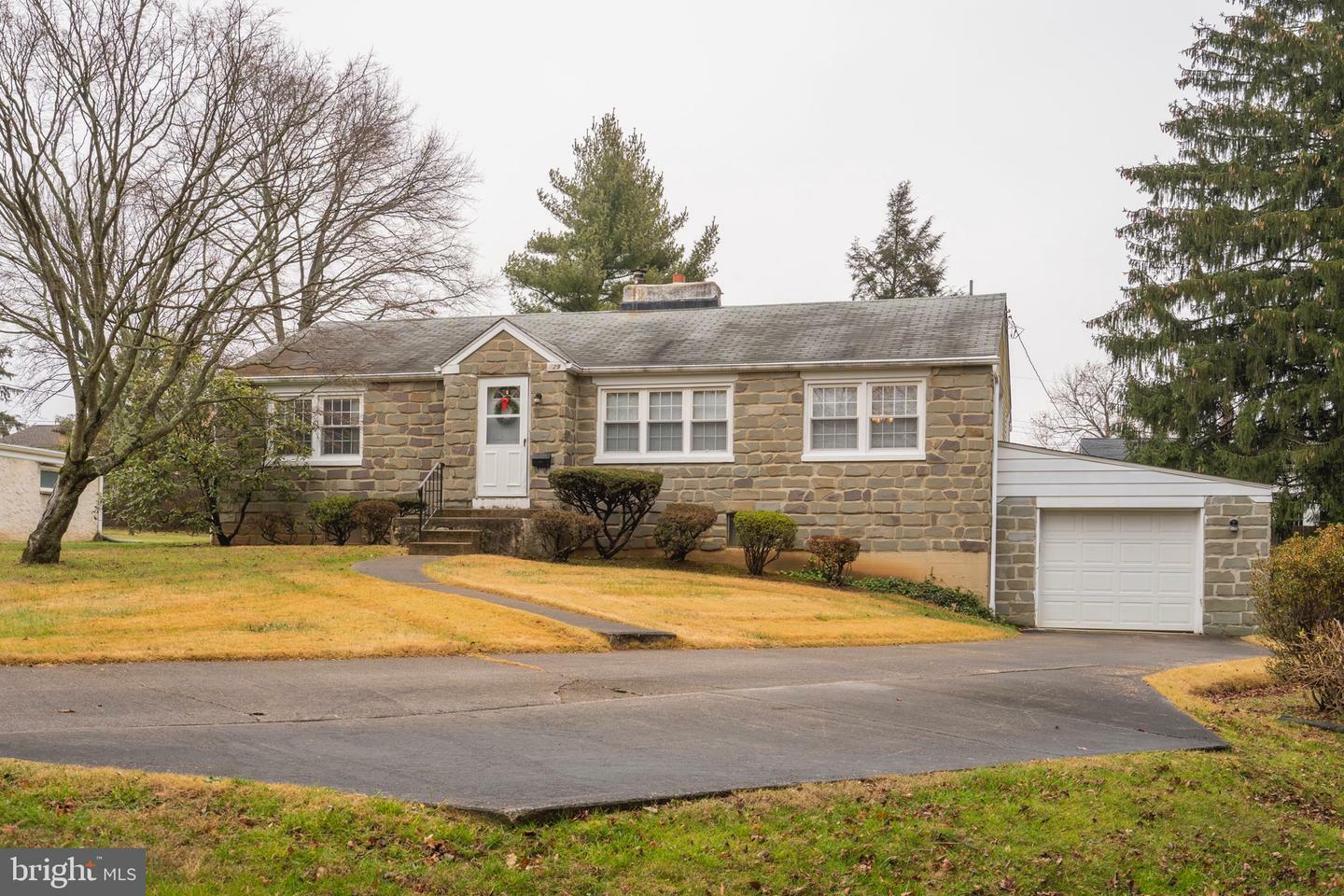 Property Photo: 429 Fern Hill Lane PA 19380