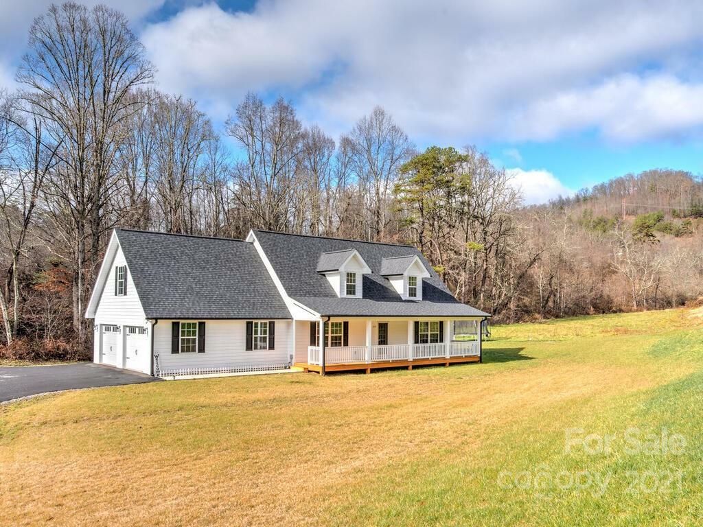 Property Photo:  671 Oak Lane  NC 28754 