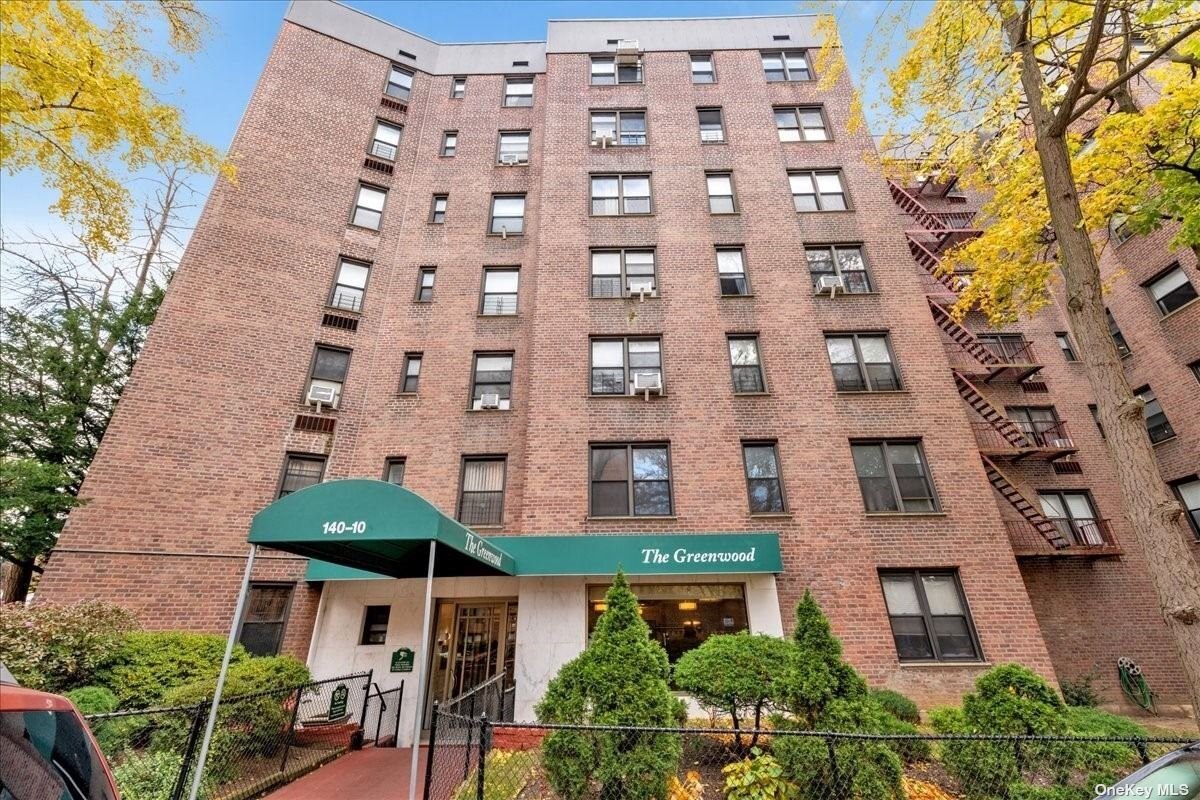 Property Photo: 140-10 84 Drive 3A NY 11435