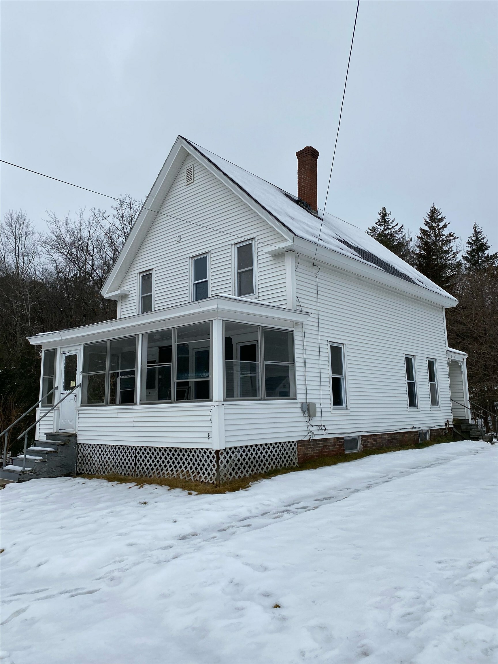 Property Photo:  9 Woodlawn Avenue  NH 03244 