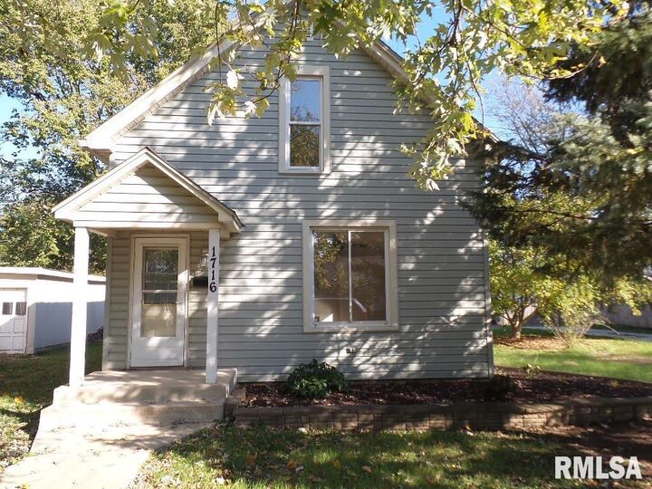 1716 N Logan  Chillicothe IL 61523 photo