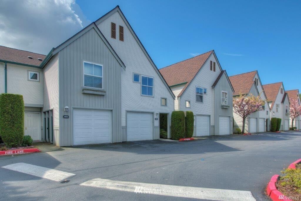 Property Photo: 6711 S 239th Place A-103 WA 98032