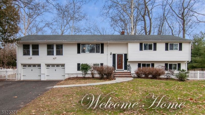 Property Photo:  5 Billingsley Dr  NJ 07039 