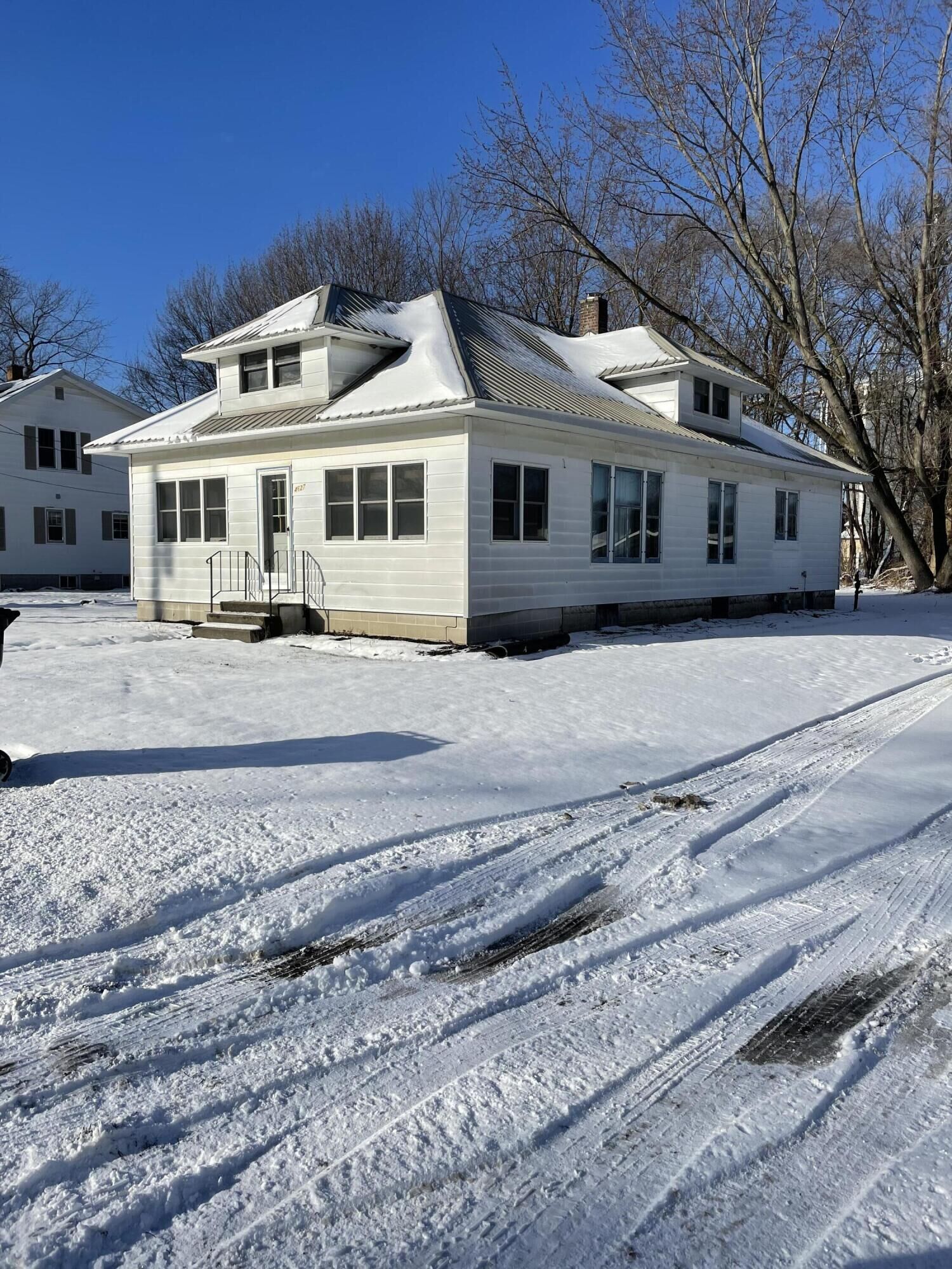 Property Photo:  4627 135th Avenue  MI 49419 