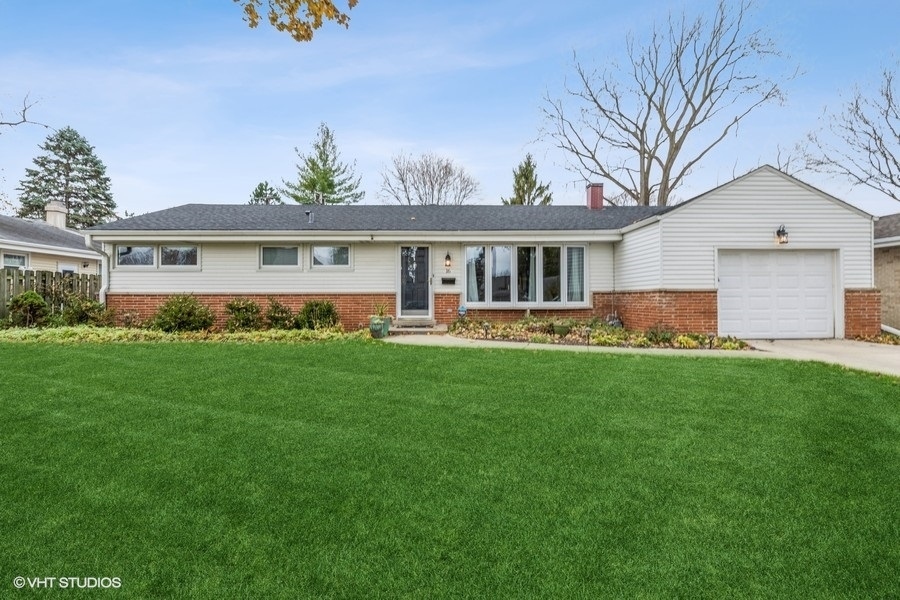 Property Photo:  16 S Forrest Avenue  IL 60004 