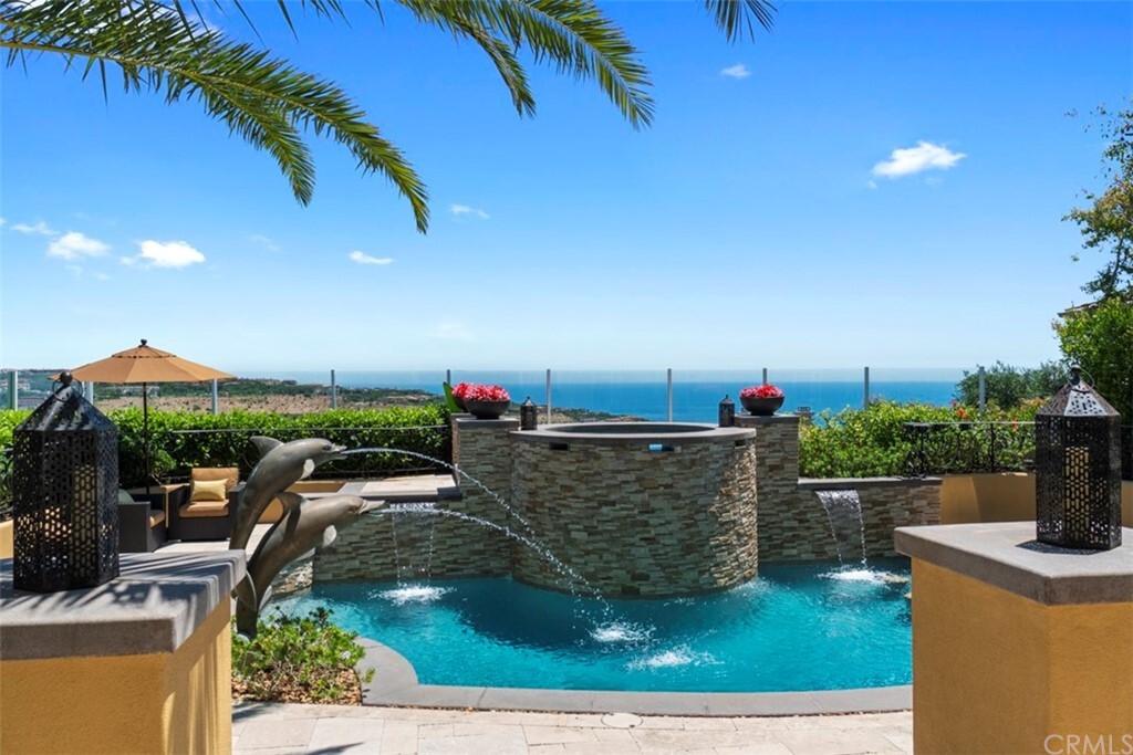 Property Photo:  24 Sunset Cove  CA 92657 