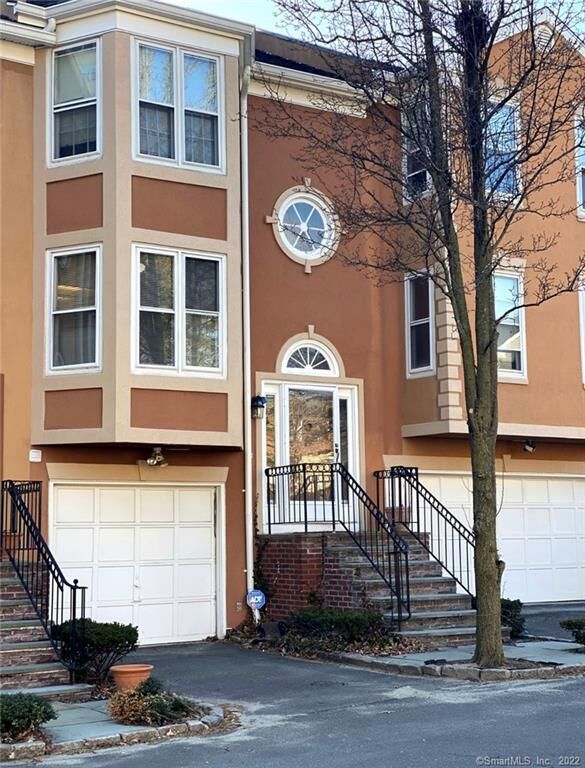 Property Photo: 2675 Park Avenue 12 CT 06606