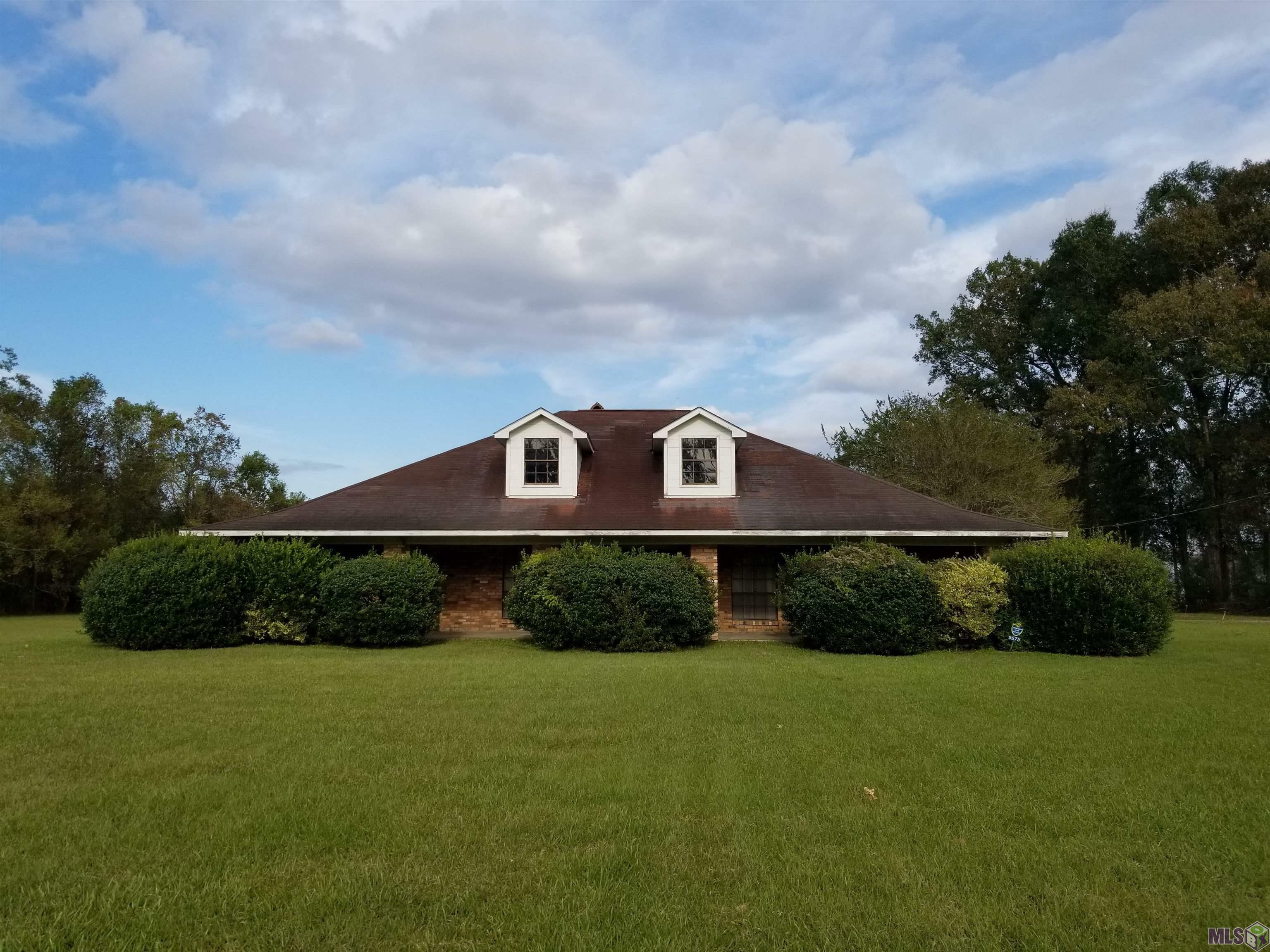 Property Photo: 9675 Comite Dr LA 70714