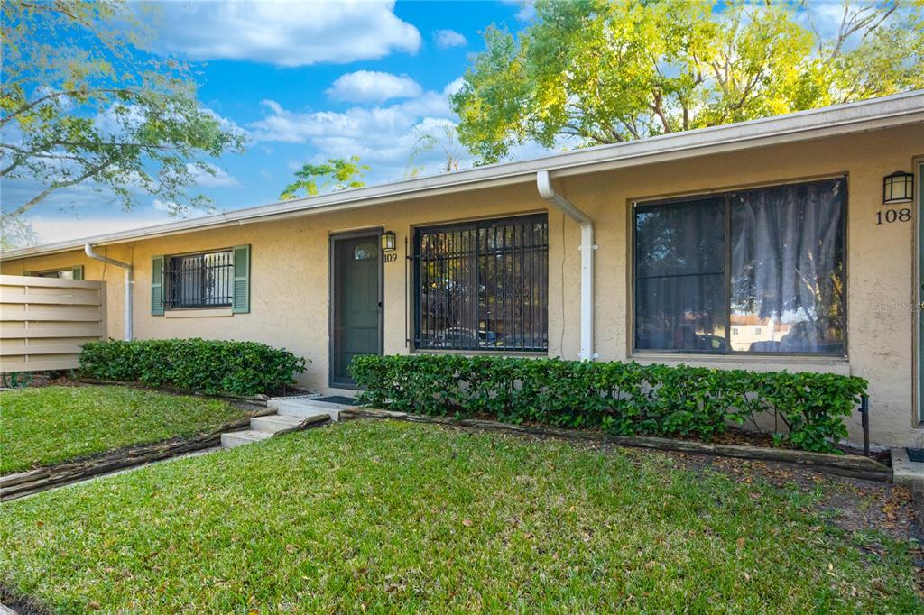 Property Photo: 220 Cherokee Court 109 FL 32701